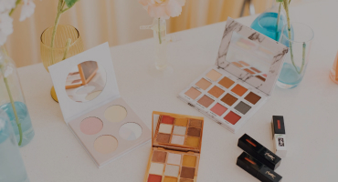 Organic makeup kits for Women